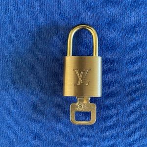 LV Lock and Key Set #318